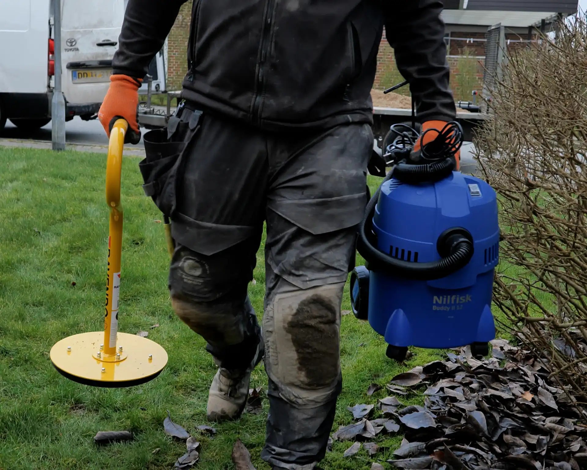 Aspirateur lève-dalles