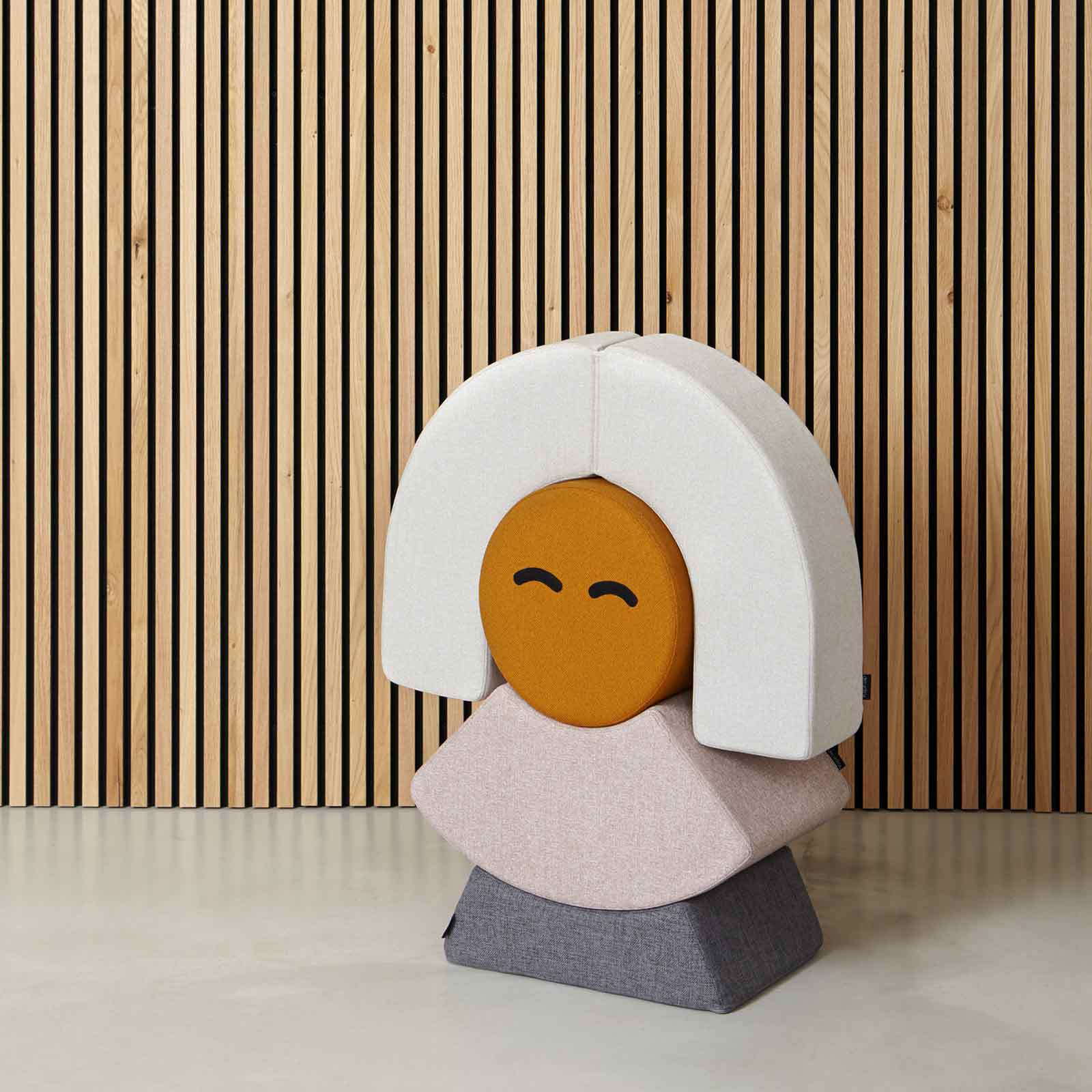 Un ensemble de poufs formant Madame KlipKlap