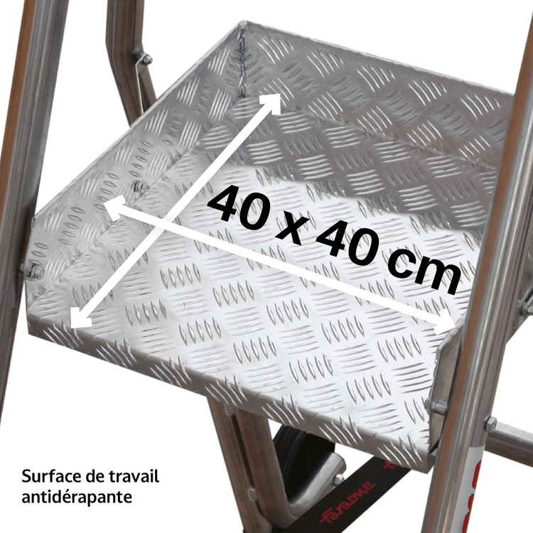 Zoom sur la surface de travail antidérapante des échelles Faraone