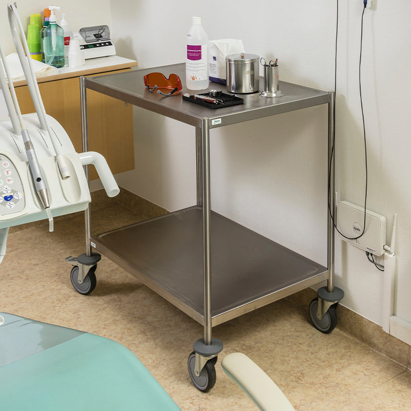 Chariots dessertes inox soudés C3 - roulettes inox - 2 ou 3 étagères